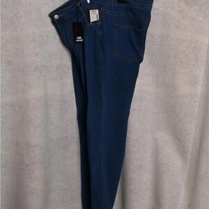 Love Revival Midrise Size 18 jeans NWT